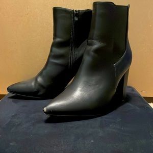 Black faux leather pointed toe heeled ankle booties zip up